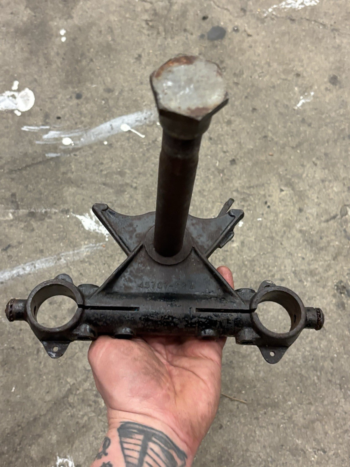 Harley Davidson K Model Ironhead Sportster 45707-52A 33.4 Triple Clamp Tree